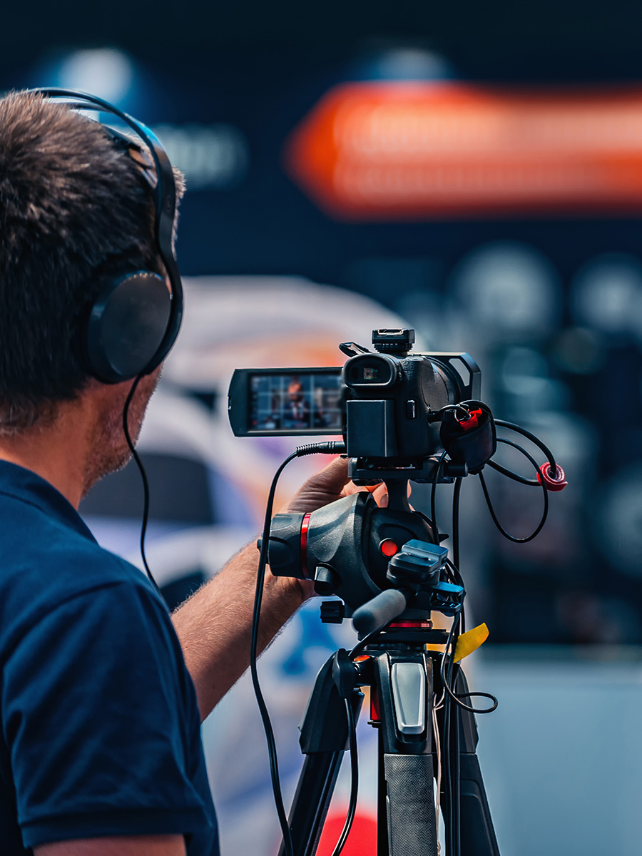 cameraman-recording-event-at-media-press-conferenc-2021-08-26-16-53-38-utc